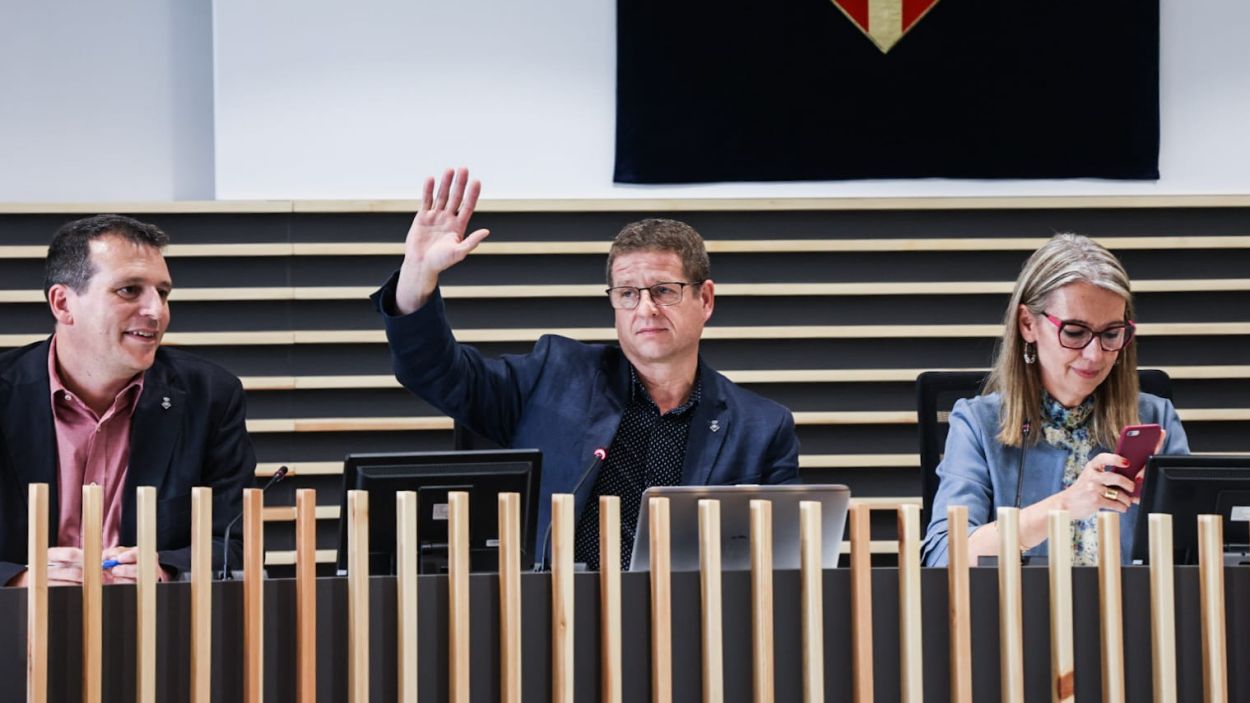 Els regidors sortints s'acomiaden a l'últim ple del mandat