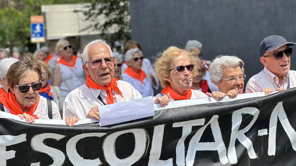Sant Cugat camina per visibilitzar els maltractaments contra la gent gran