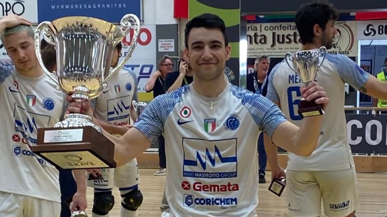 Joan Galbas tanca una temporada brillant amb el Trissino italià d'hoquei patins