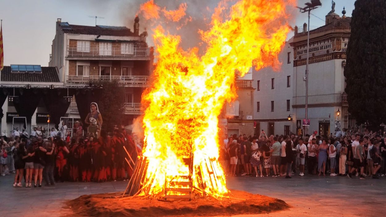 La Flama del Canigó arriba a Sant Cugat