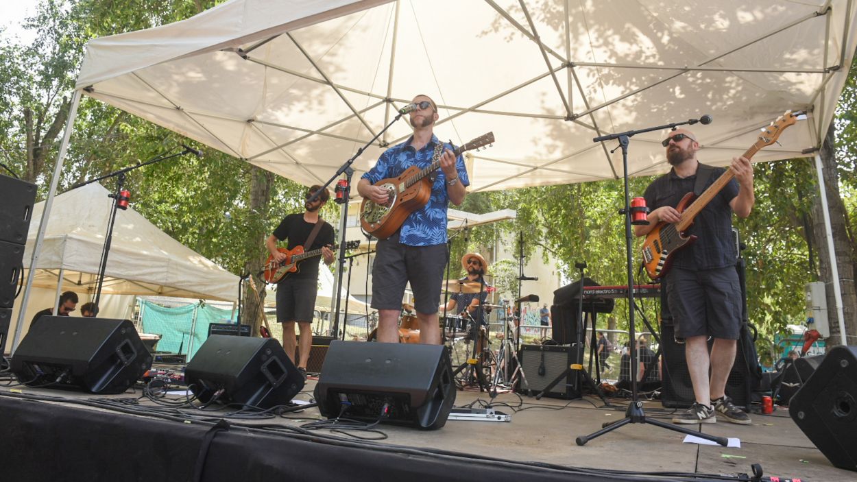 Pubilles Ninja i gospel posen la nota musical al darrer dia de Festa Major