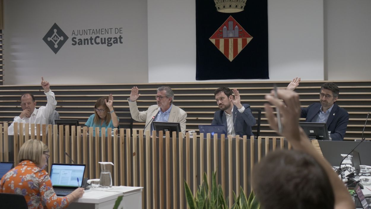 230711-ple-municipal-ajuntament-tinents-alcalde-sant-cugat-lluis-llebot.jpg