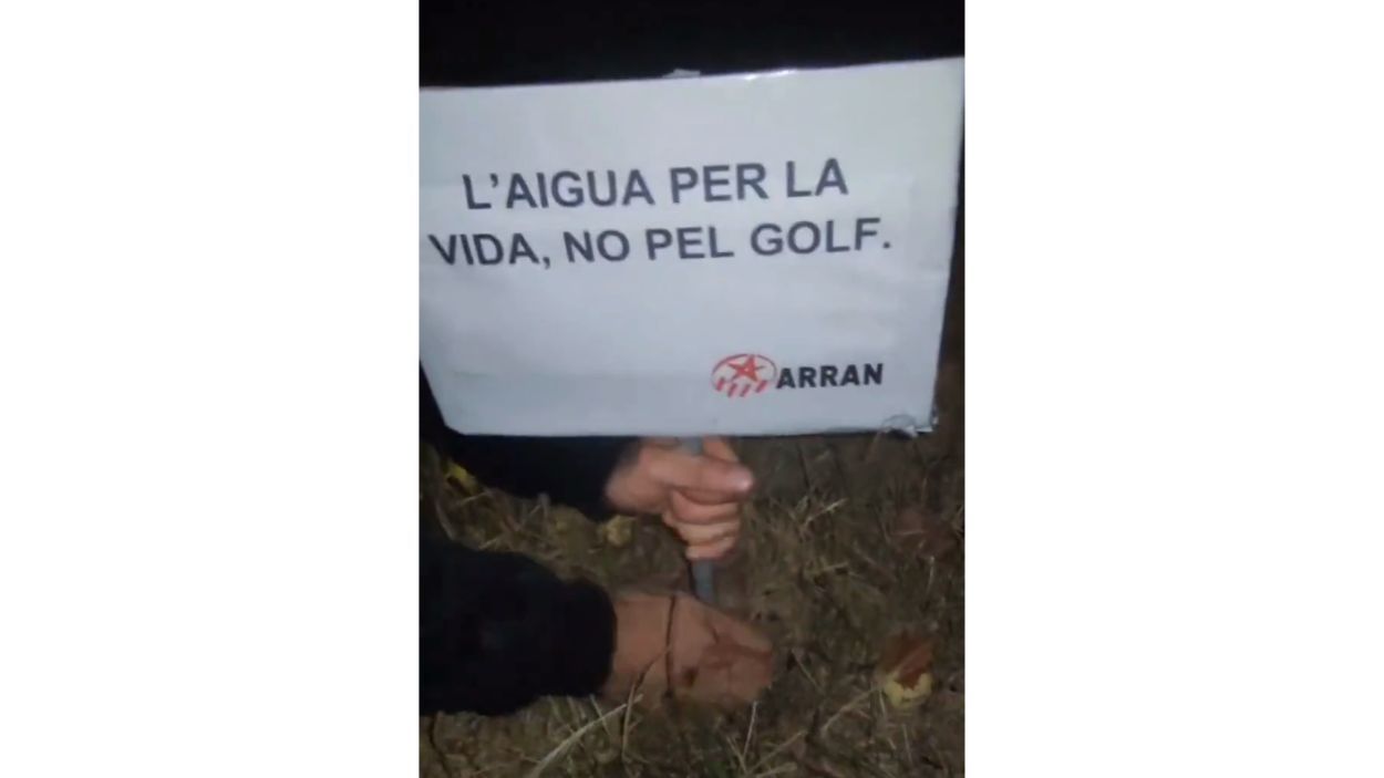 Acció d'Arran al camp de golf: sabotegen forats per assenyalar 