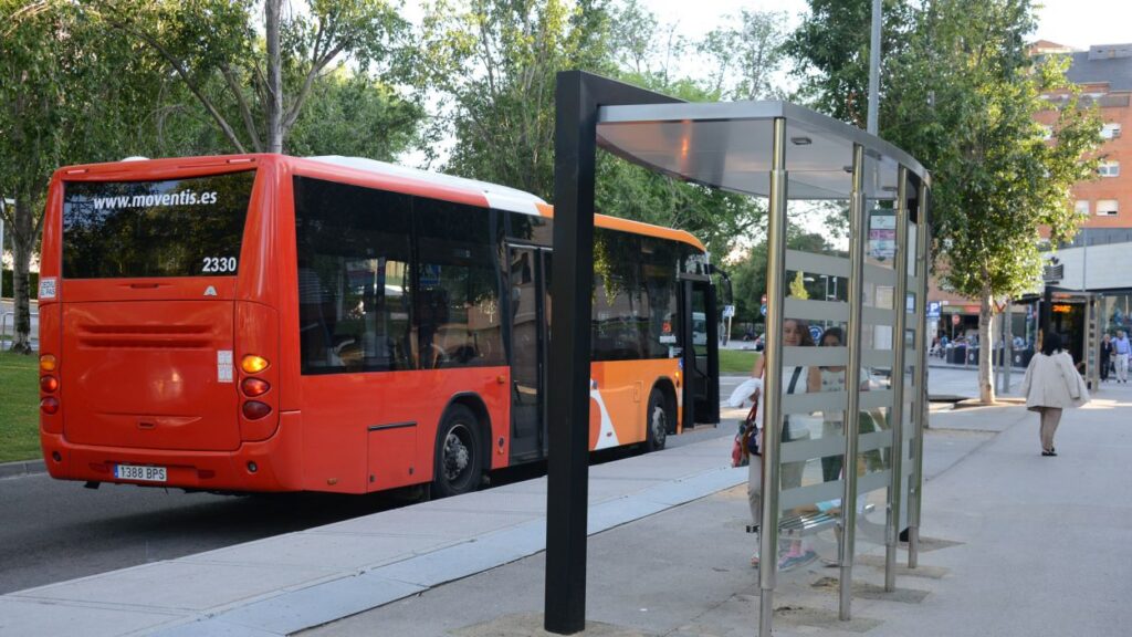 Alt: Serveis mínims dels autobusos de Sant Cugat per vaga aquest dilluns