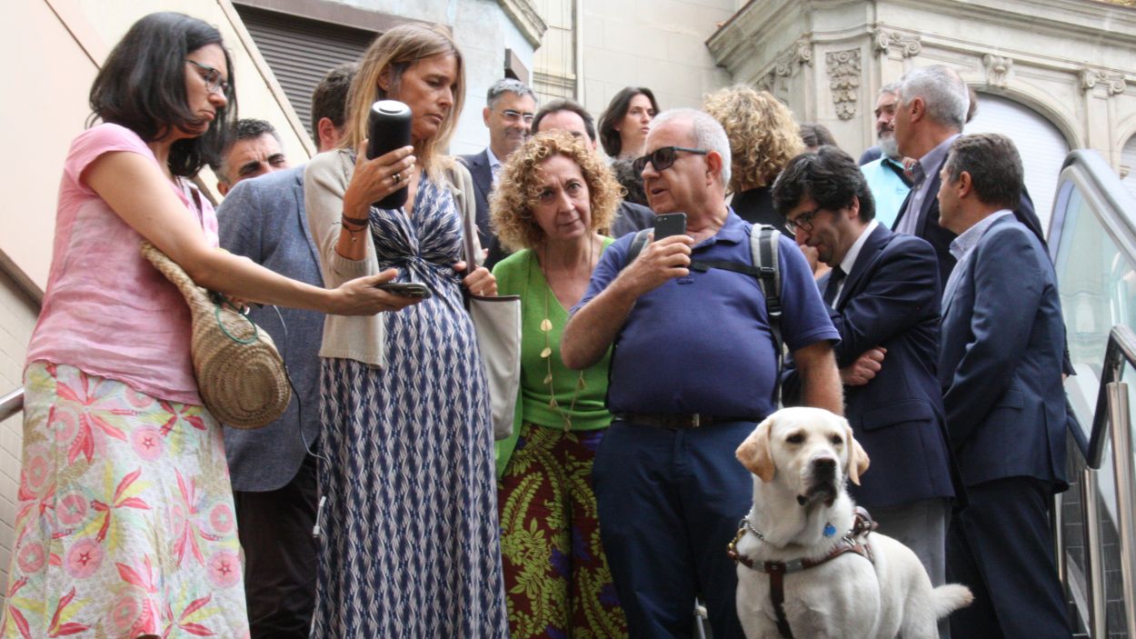 FGC estrena un sistema de guia per veu per a persones amb discapacitat visual