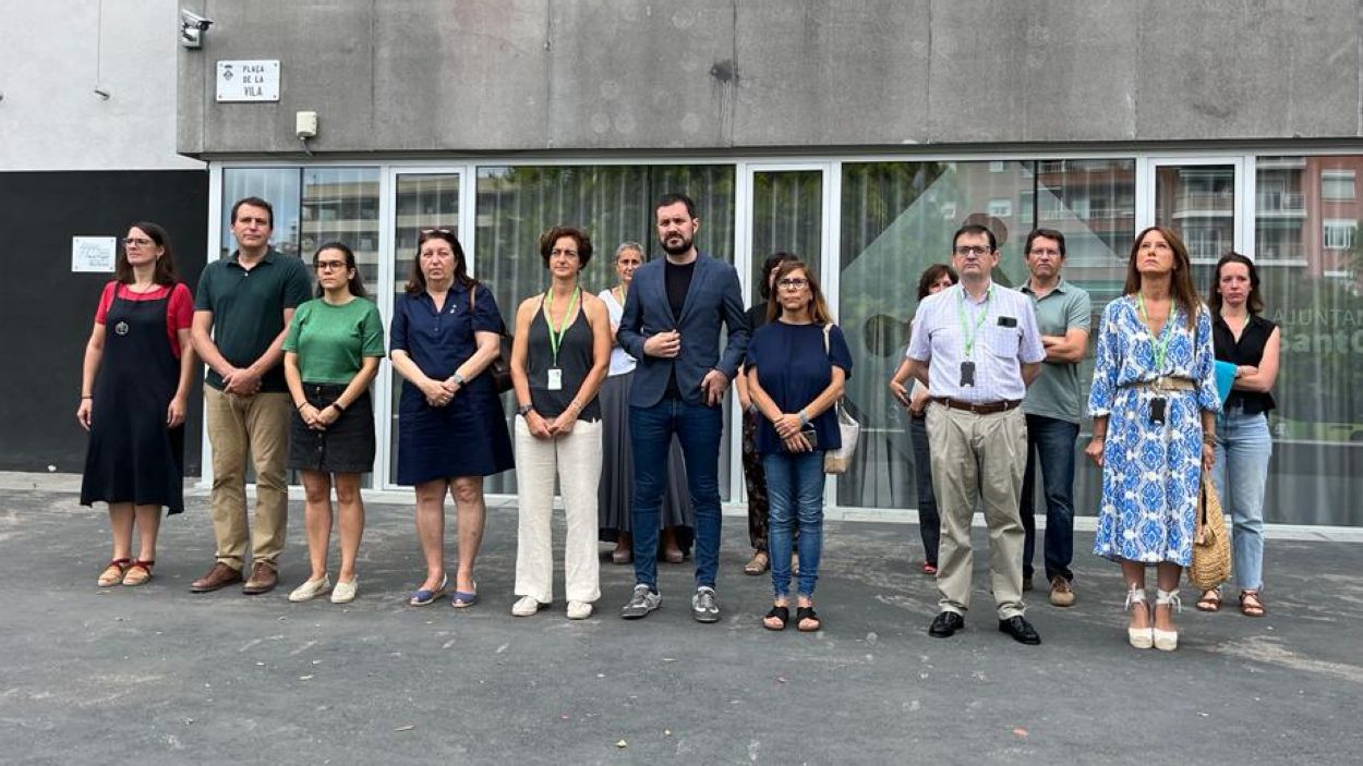 Sant Cugat rebutja l'assassinat masclista de Barcelona amb un minut de silenci