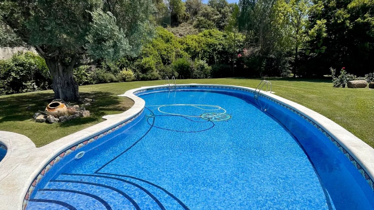 Una plataforma permet llogar piscines particulars per hores a Sant Cugat