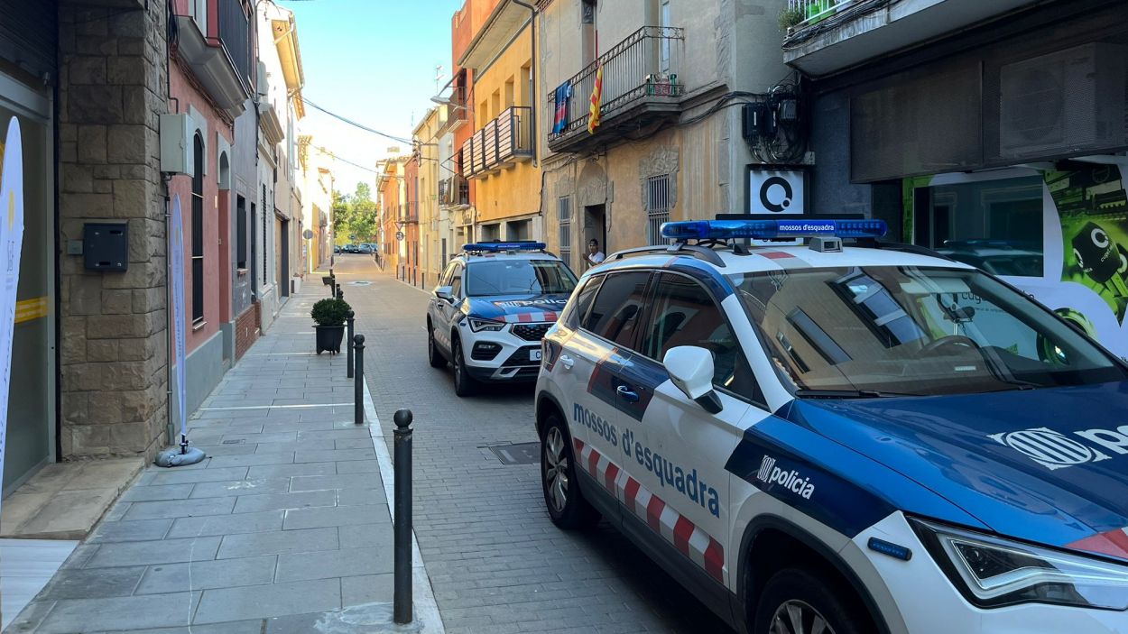 Els Mossos detenen tres de les persones de la casa ocupada de Plana de l'Hospital per robatoris amb violència