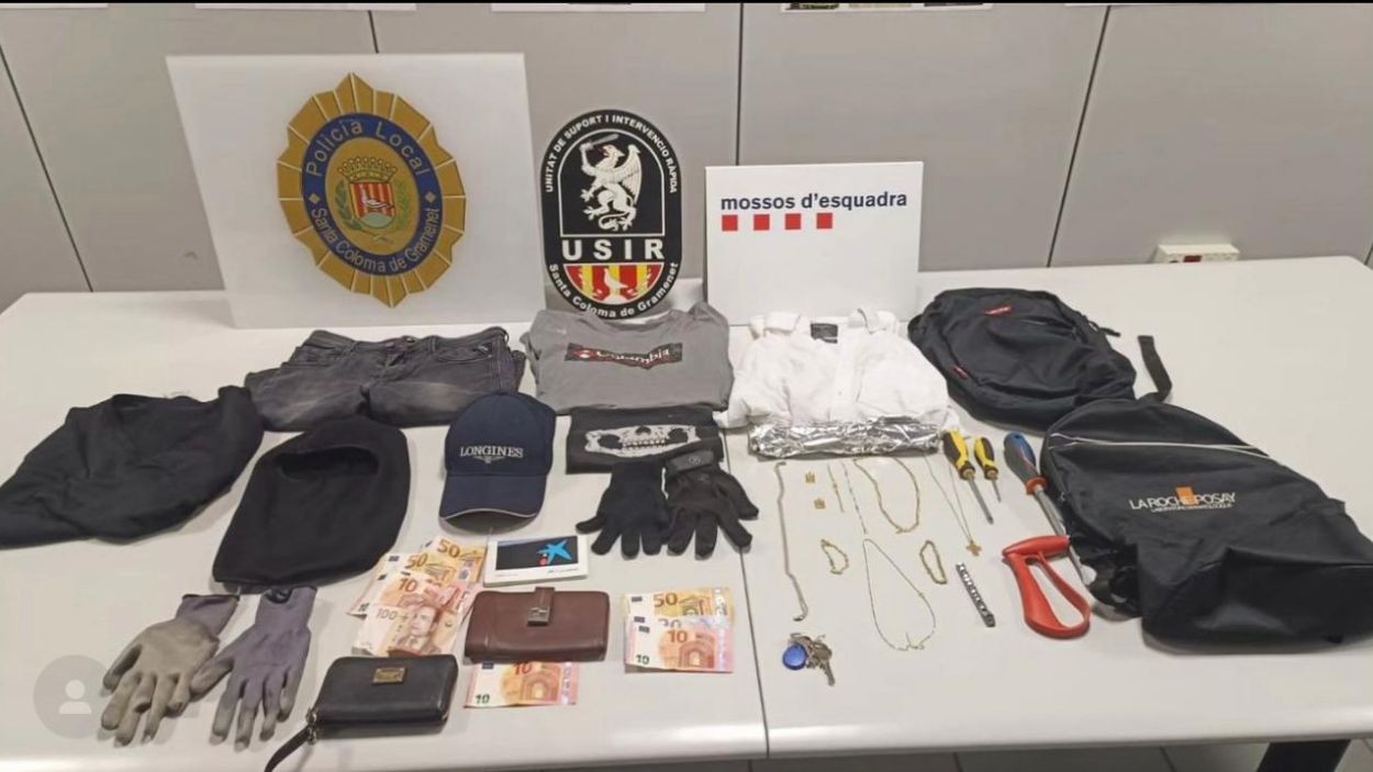 Detingudes dues persones per un robatori amb força a un domicili de Sant Cugat