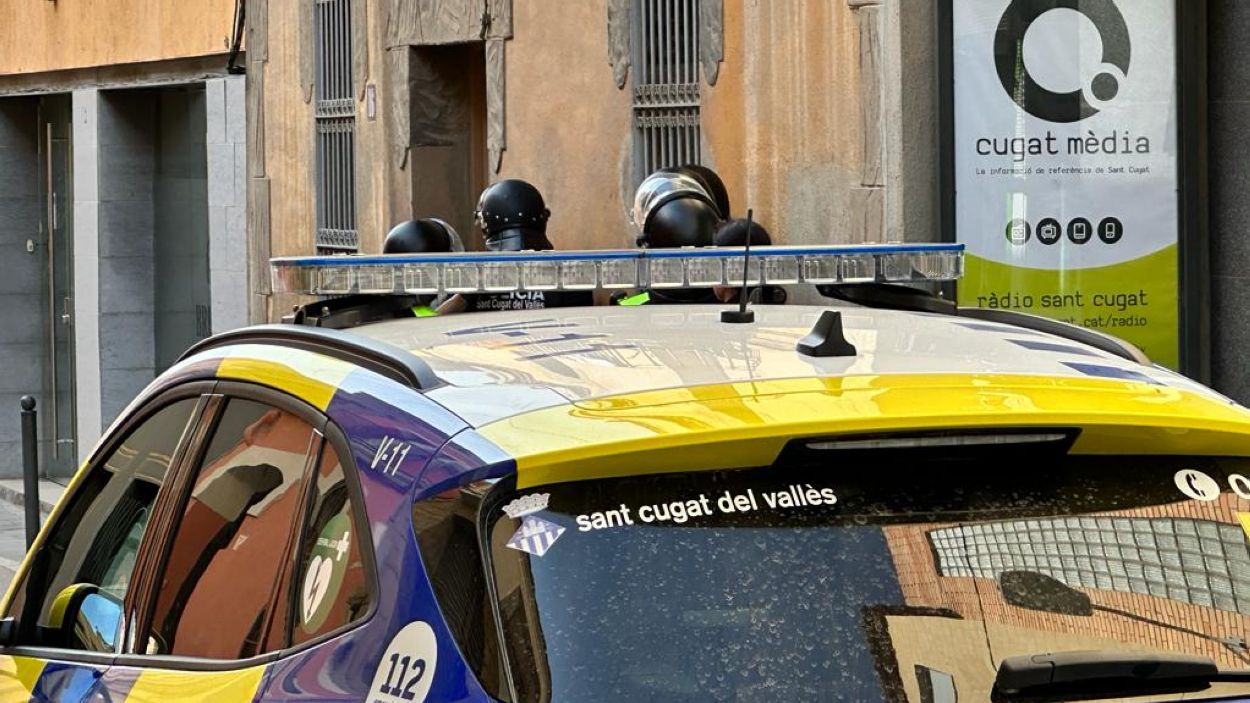 Detingut un ocupa per lesions, robatori i violació de domicili a un altre ocupant de la casa de Plana de l'Hospital