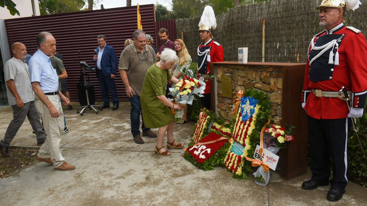 Valldoreix celebra la Diada amb l'ofrena floral i el missatge institucional