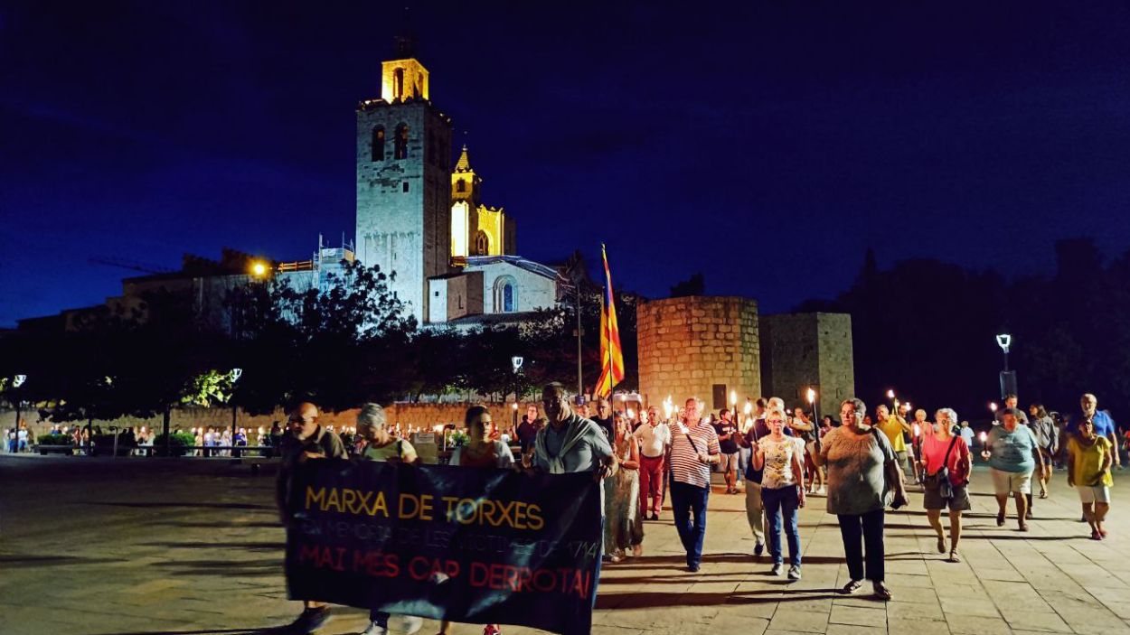 La Marxa de Torxes il·lumina Sant Cugat reclamant amnistia i independència
