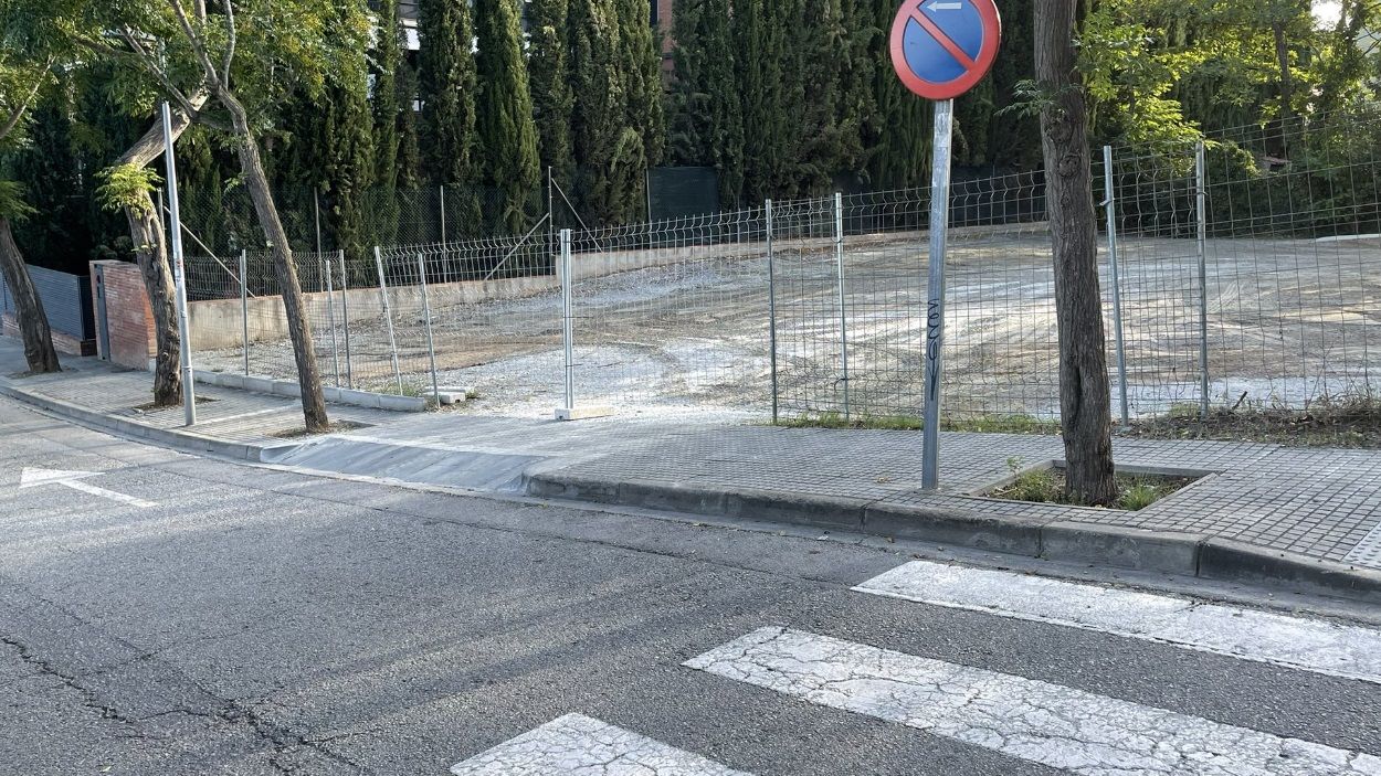 Tanca l'aparcament del carrer de Sant Albert de Valldoreix i l'EMD ja busca un espai alternatiu