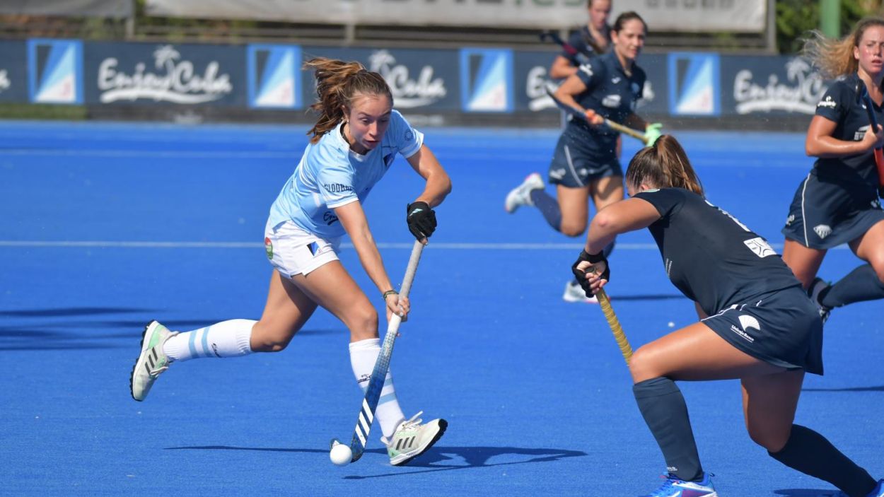 El Junior femení supera amb contundència el Sardinero