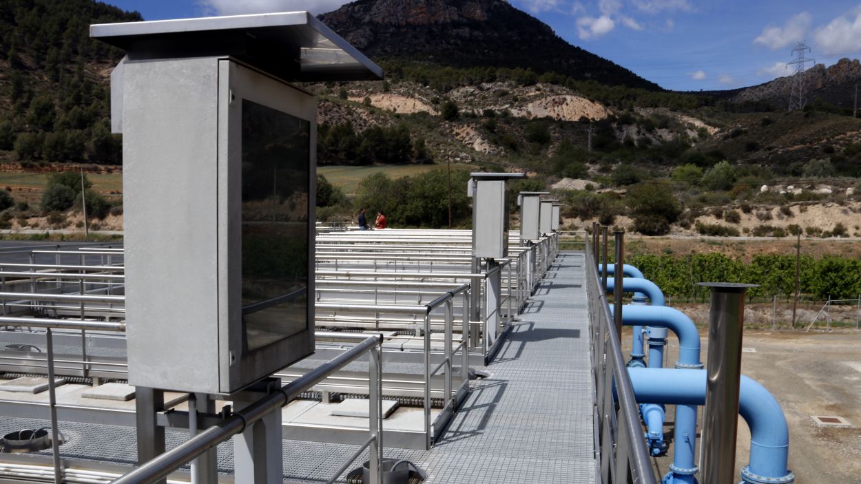 La tarifa de l'aigua s'apujarà un 33% el 2024 per la sequera i el cost de dessalinitzar