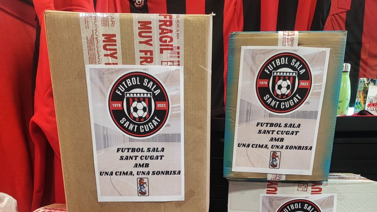 El Futbol Sala Sant Cugat envia material esportiu i sanitari a l'escola Ashira de Tanzània