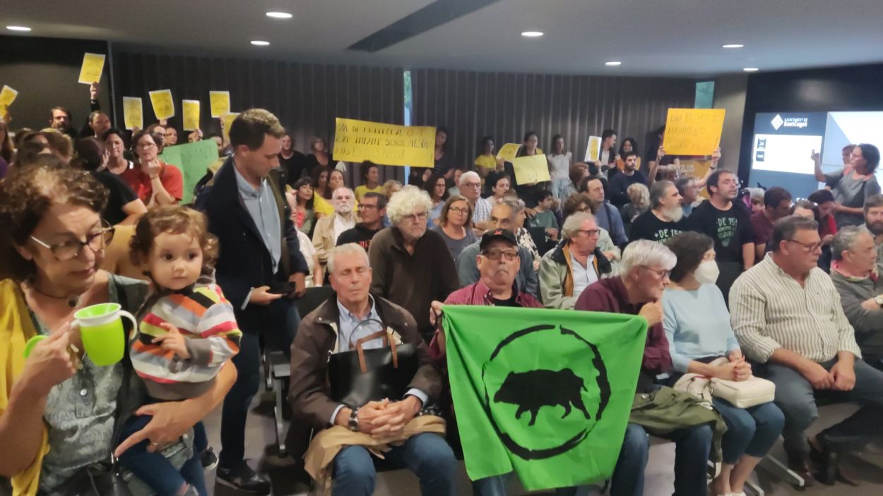 Les vacants a les escoles bressol, el Casino de la Floresta i la comissionada de Valldoreix, a l'audiència pública