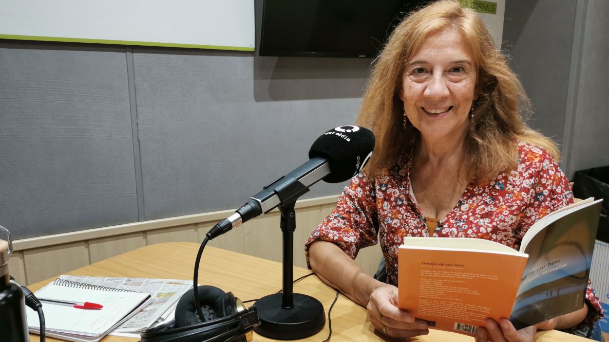 'Onades de cor blau', la primera publicació de Marisa Salgado en forma de poemari