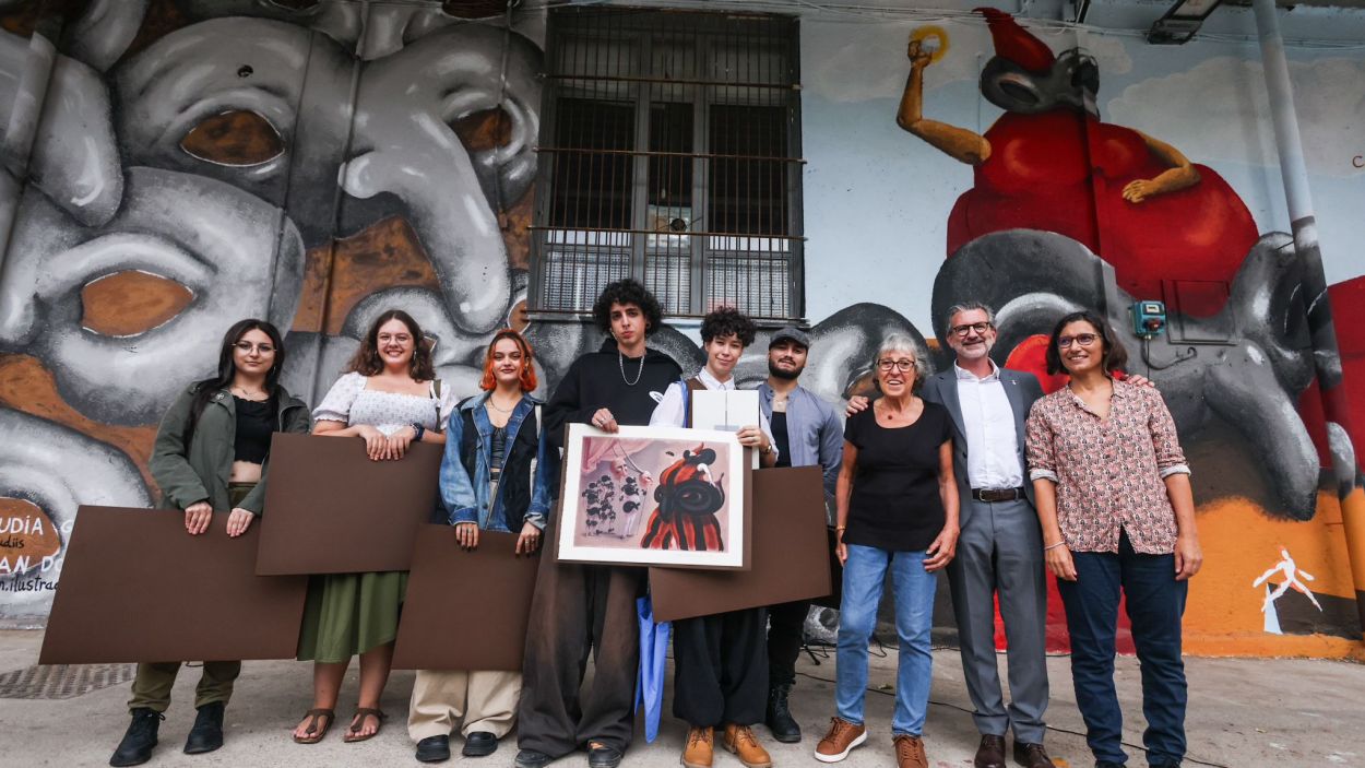 El rei Ubú de Pla-Narbona vist pels ulls de Claudia González llueix a la Casa de Cultura