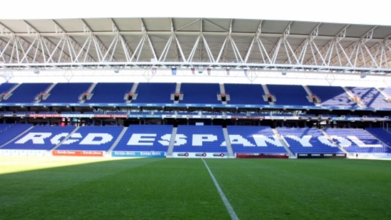 Un detingut a Sant Cugat per la invasió del camp de l'Espanyol durant la celebració de la Lliga del Barça