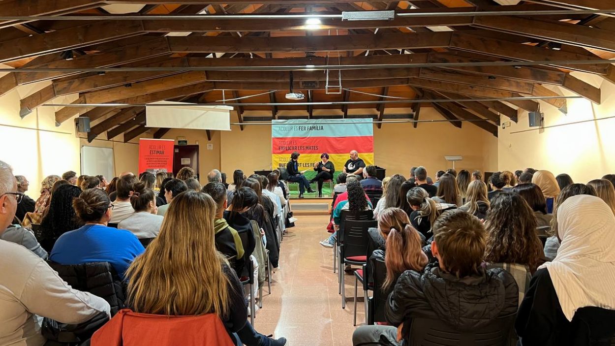 Aconseguir més famílies d'acollida, objectiu de la nova campanya de la Generalitat