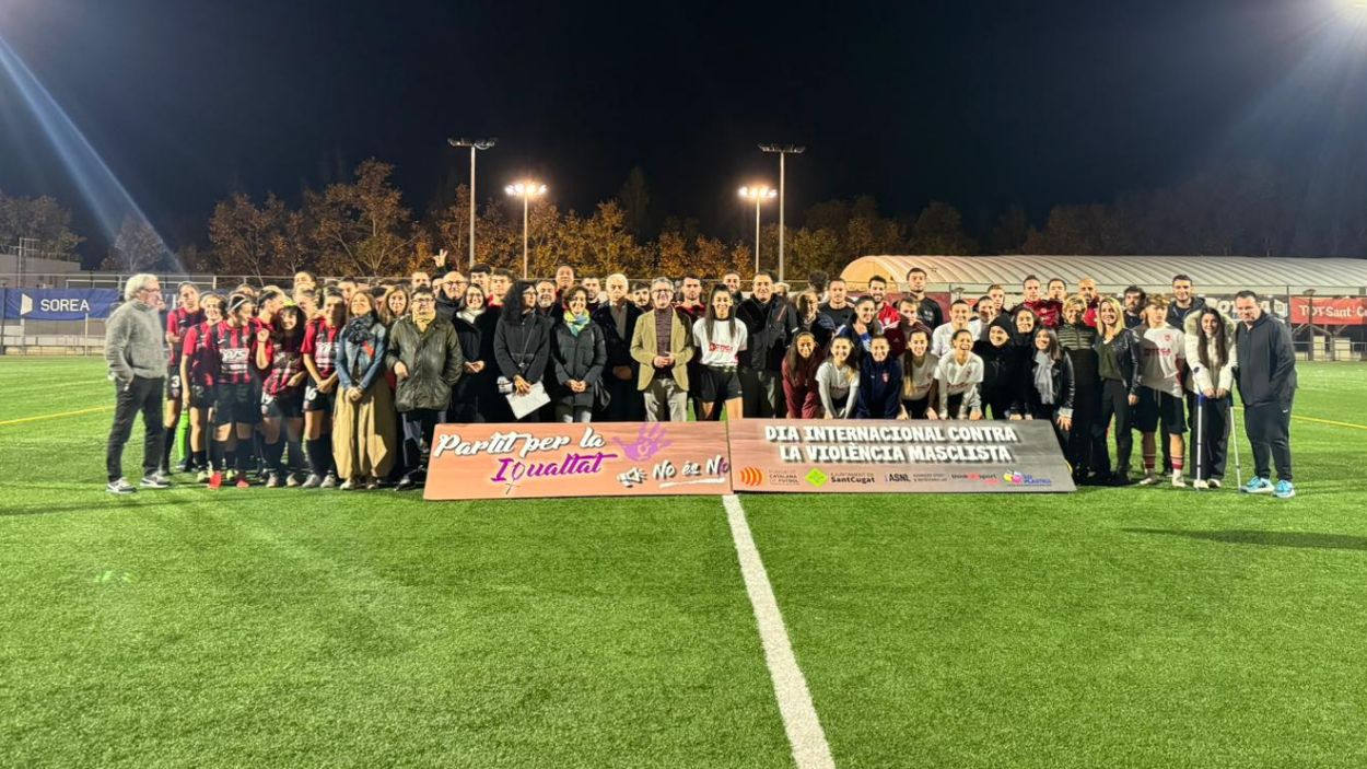 El futbol tradicional i l'innovador s'alien en un clam contra la violència masclista