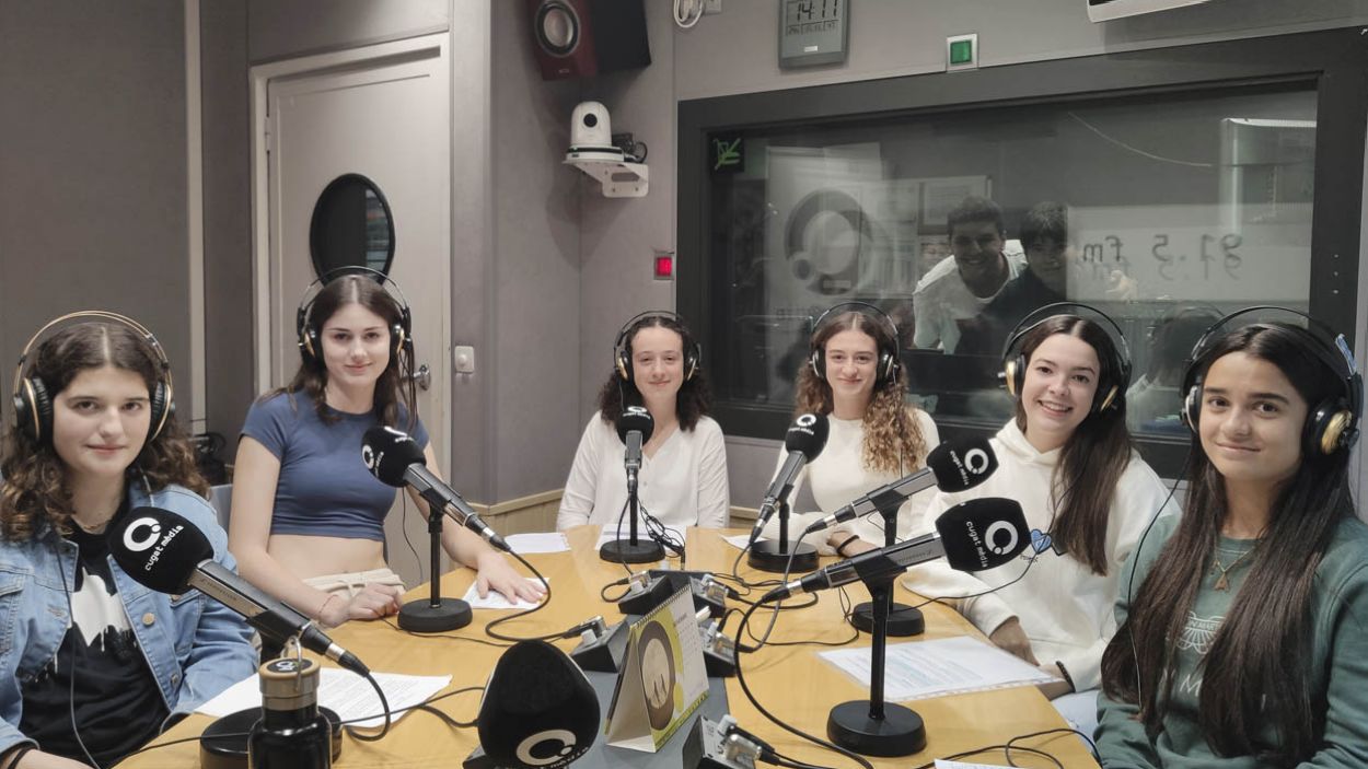 Escolta aquí el programa de ràdio dels alumnes de l'institut Angeleta Ferrer i Sensat
