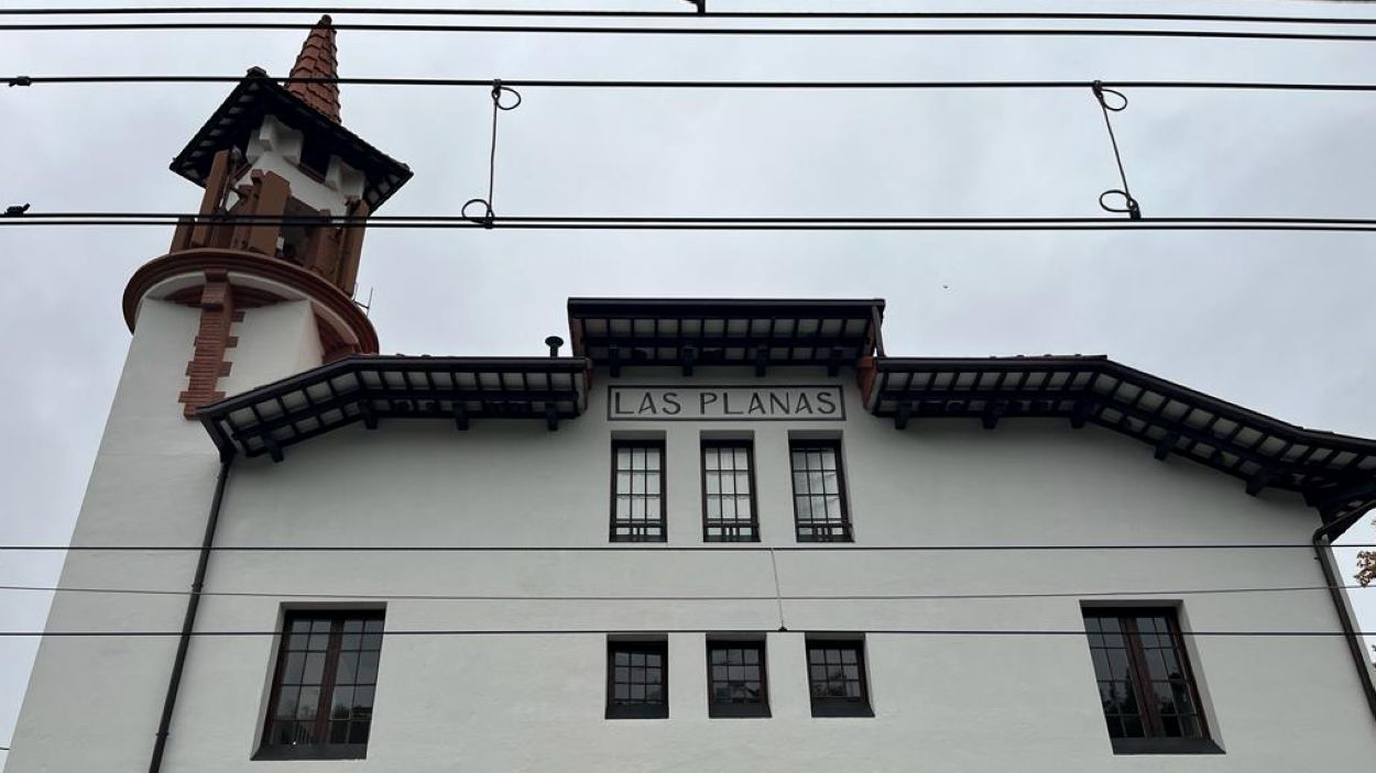 L'estació de FGC de les Planes torna a lluir com el 1916 amb l'accessibilitat del 2023