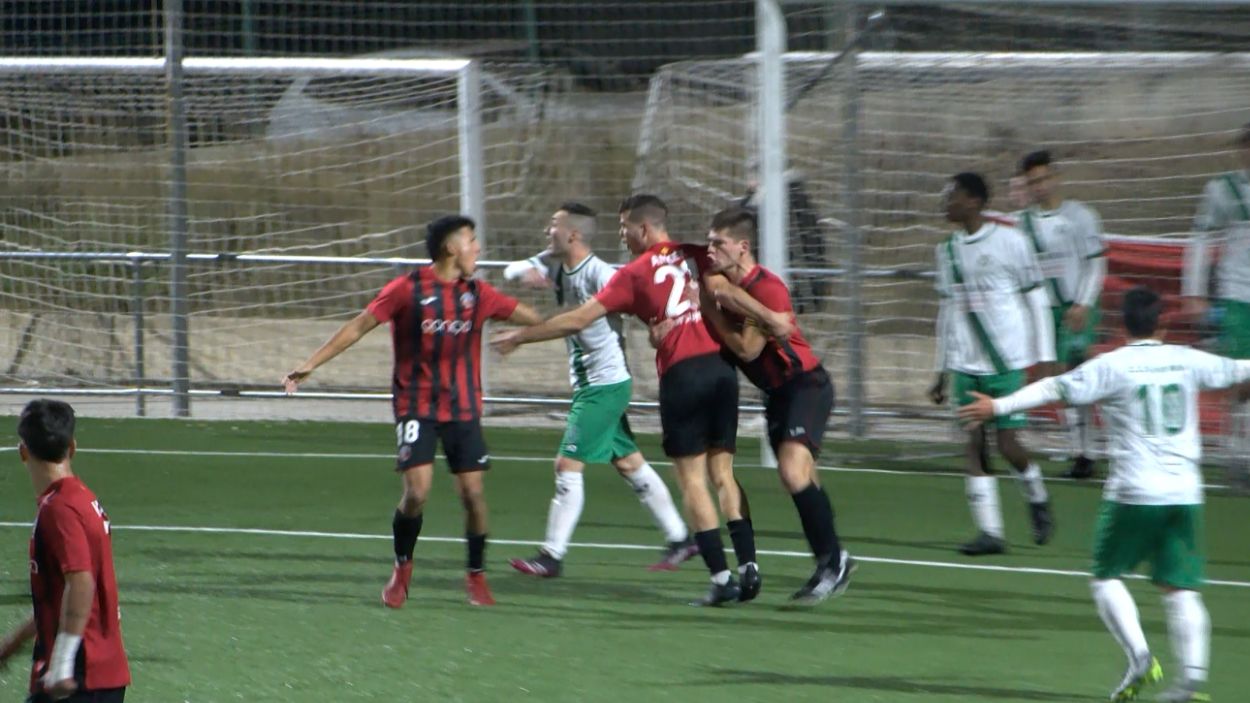 El SantCu es queda a un pam de la victòria i s'ha de conformar amb l'empat