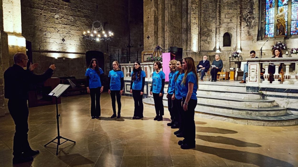 Música i versos recitats, la recepta del 'Nadal a casa' que omple l'Església del Monestir
