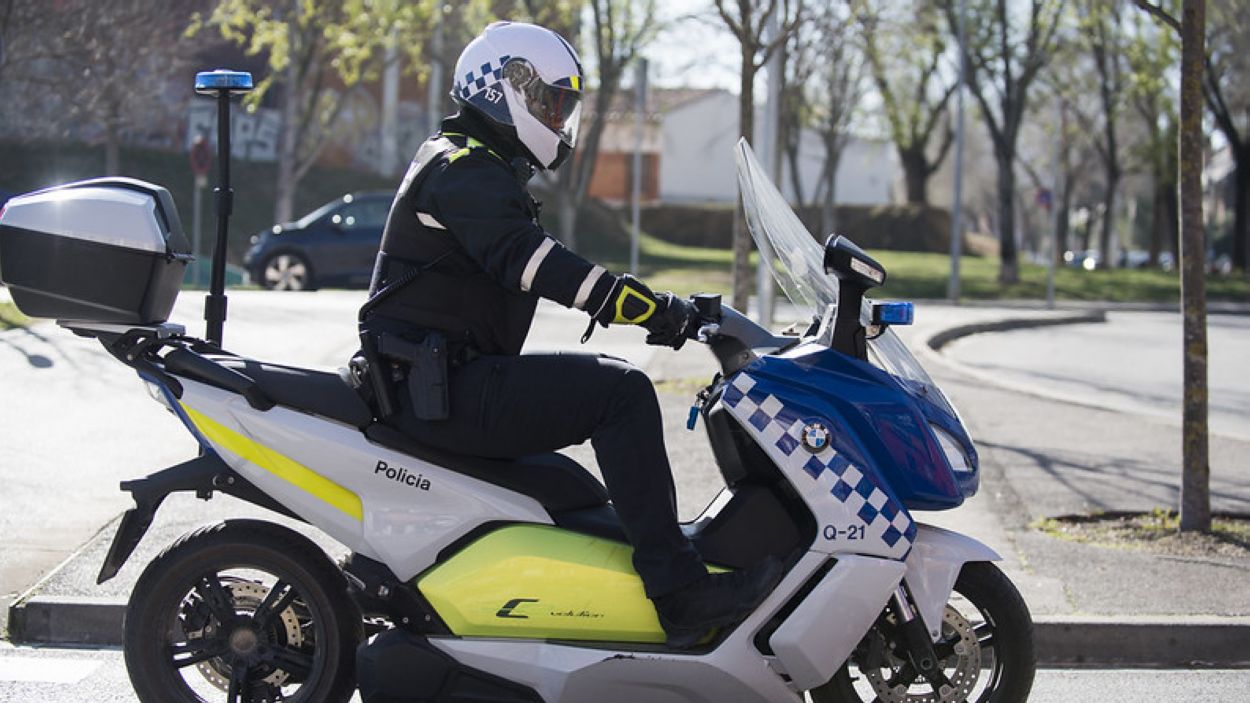 Un detingut per cinc robatoris a l'interior de vehicles a Sant Cugat