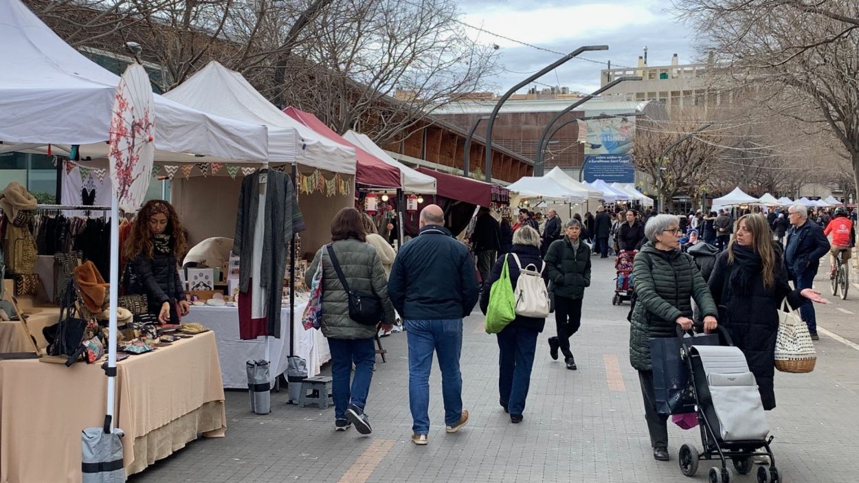 Tret de sortida a la Fira d'Artesania de Reis que barreja tradició i producte local