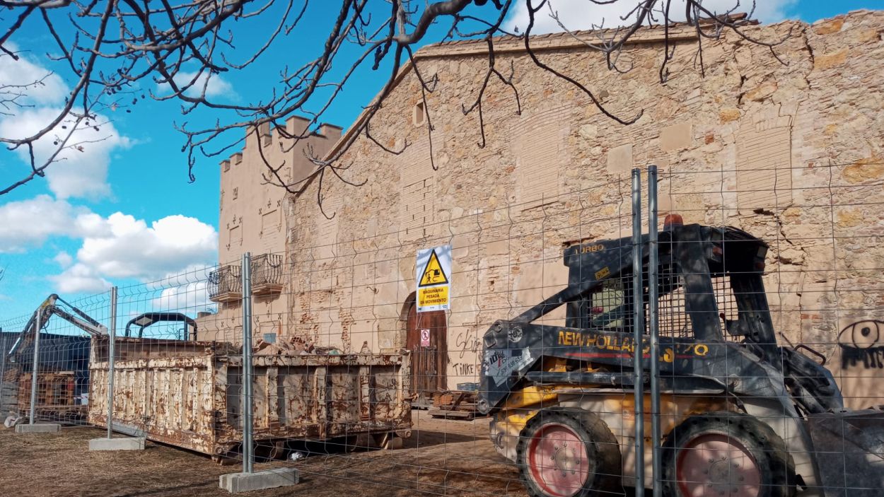 Comencen les obres per apuntalar i desenrunar la Masia de Can Canyameres