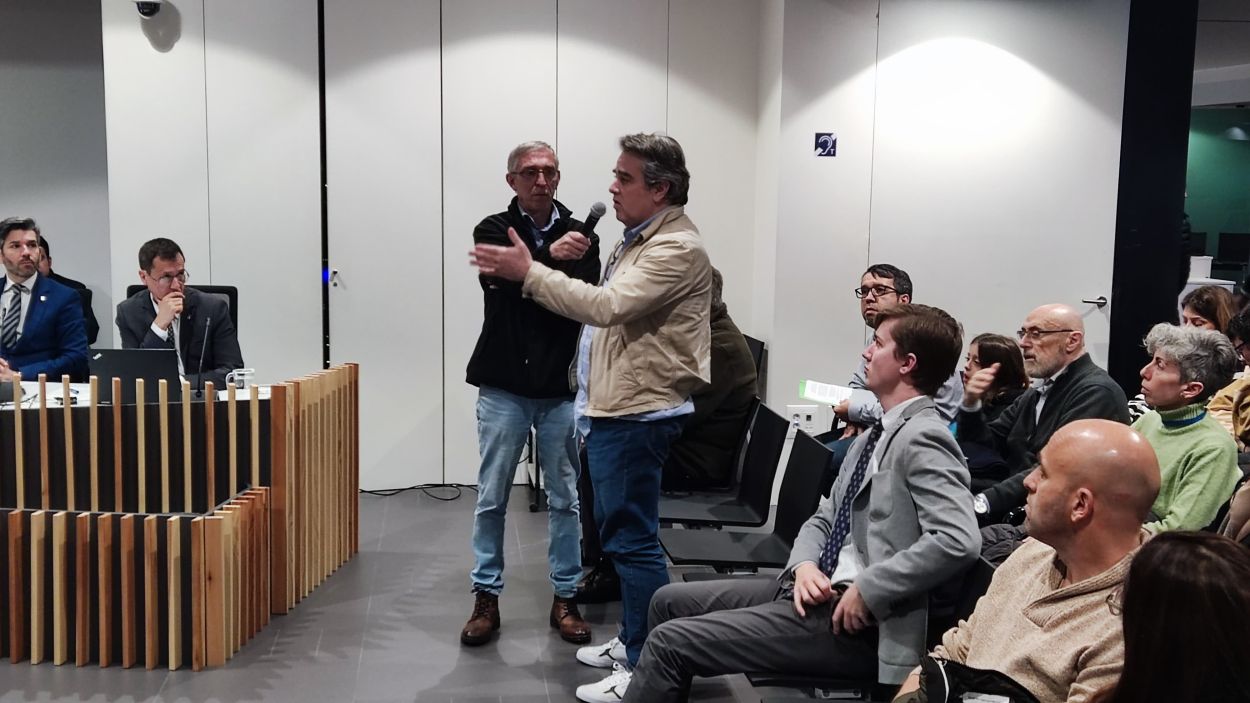 La cuina de La Mirada i un conflicte entre un veí i Garden Pizza, a l'audiència pública