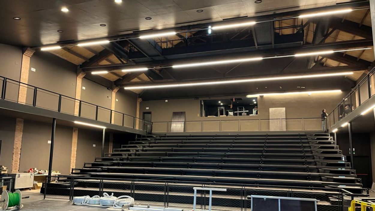 L'ajornament de l'obertura del Teatre de la Unió obliga a reduir el contracte de la Xarxa de Centres Culturals Polivalents
