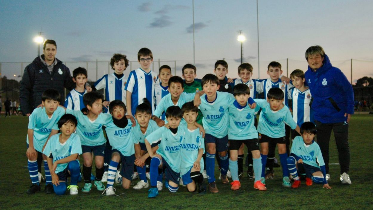 El RCDE Escola Sant Cugat estreny vincles amb l'acadèmia del Japó
