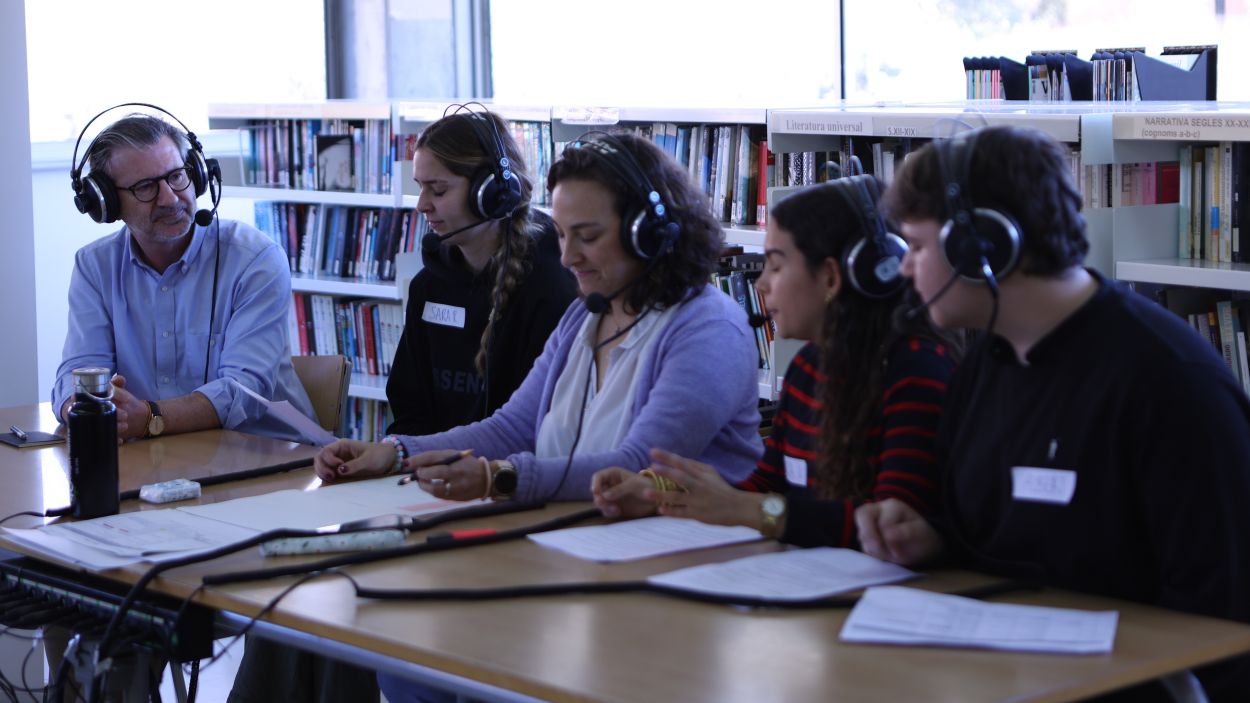 L'Institut Angeleta Ferrer se suma al Dia Mundial de la Ràdio amb Cugat Mèdia