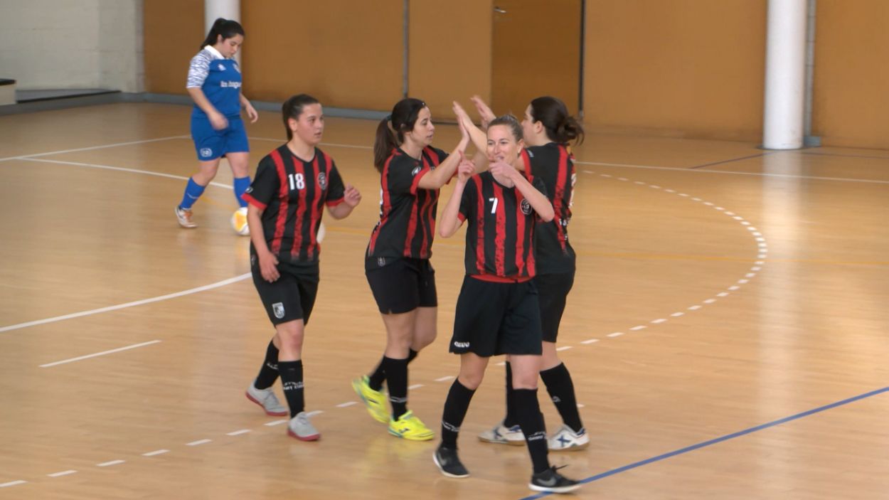 El femení del Futbol Sala Sant Cugat goleja les cueres i tanca la primera volta a la part alta de la classificació
