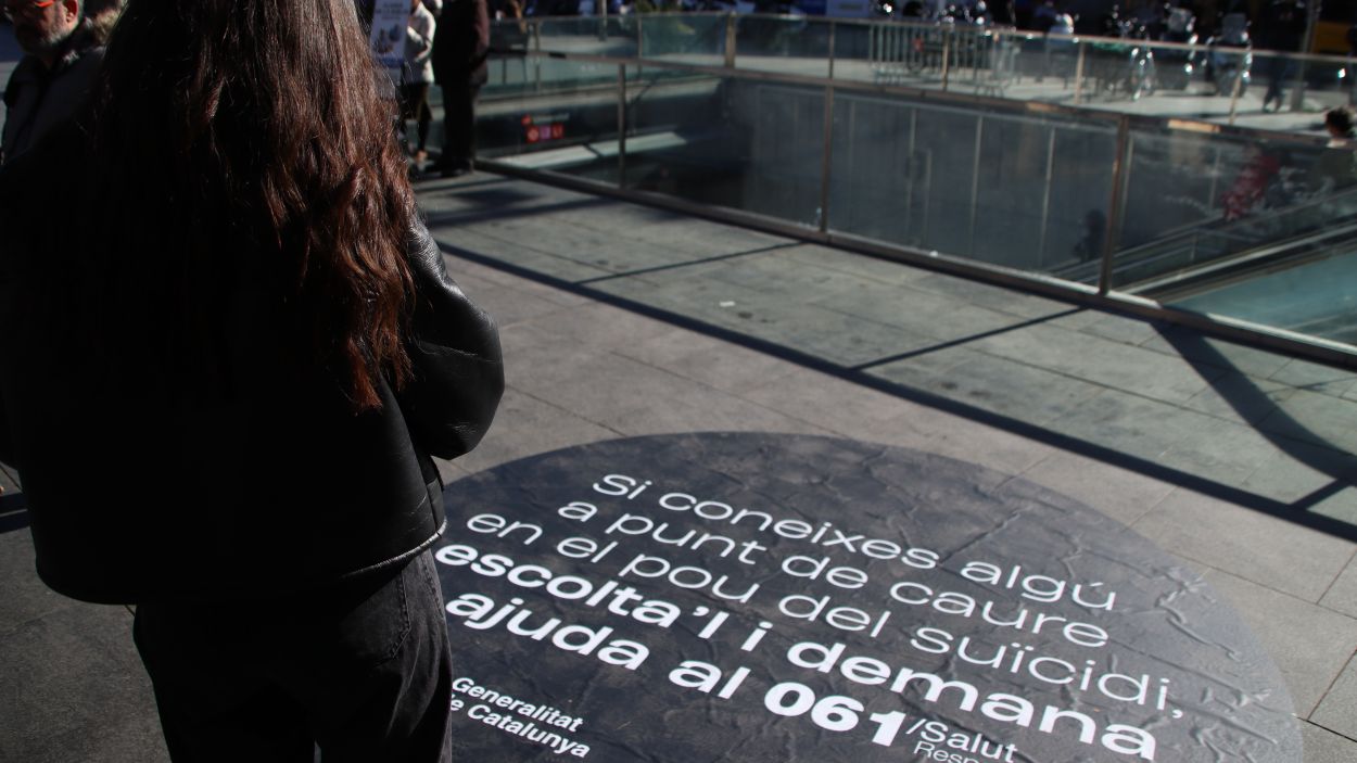 Salut instal·larà un vinil per prevenir el suïcidi a Sant Cugat, entre altres municipis