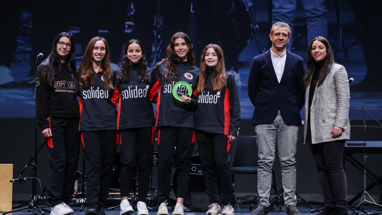 L'equip sub-15 del Solideo Patí Hoquei Club Sant Cugat femení, millor projecció exterior