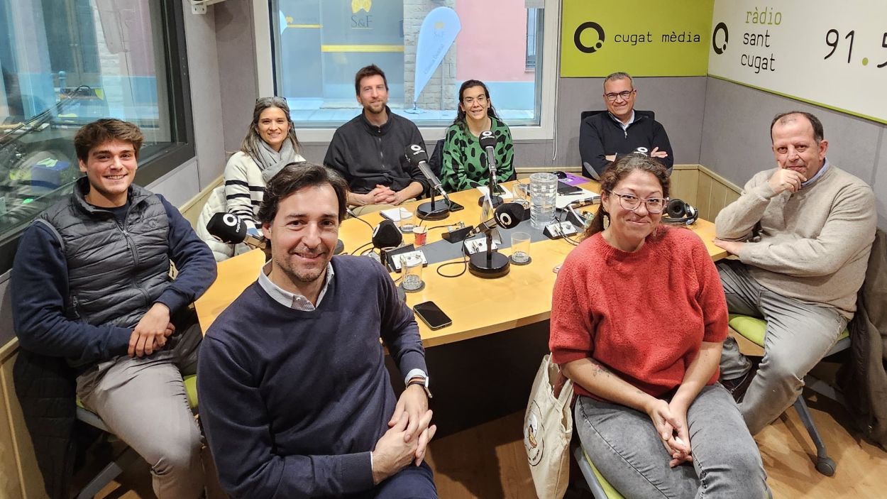 La 'salut' dels mercats municipals, a la tertúlia política 'El Gall del Monestir'