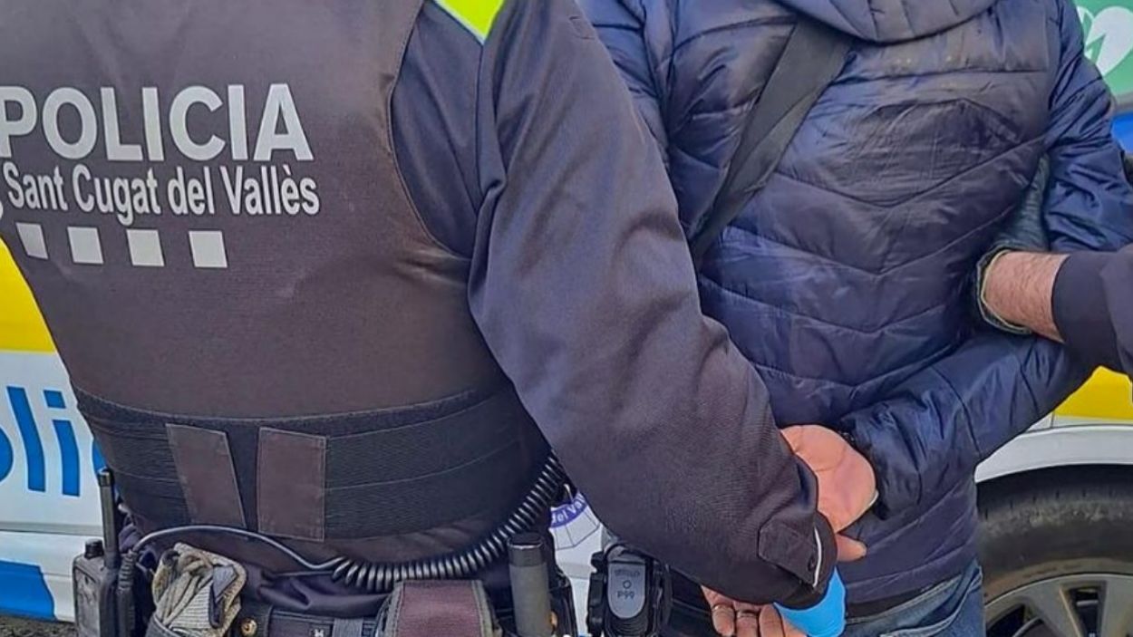 Detinguda una persona amb 28 embolcalls de cocaïna i més de 1.300 euros a la butxaca