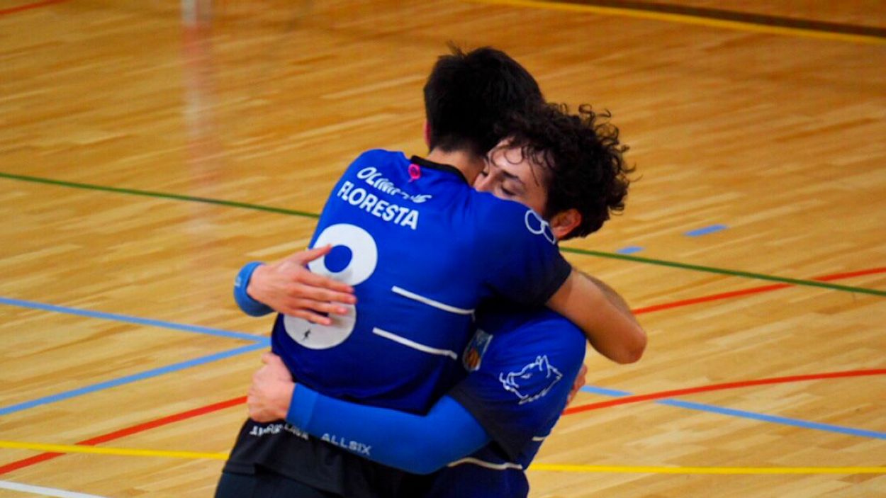 L'Olímpyc Floresta, primer equip que supera el fins ara líder, l'Arenys de Munt