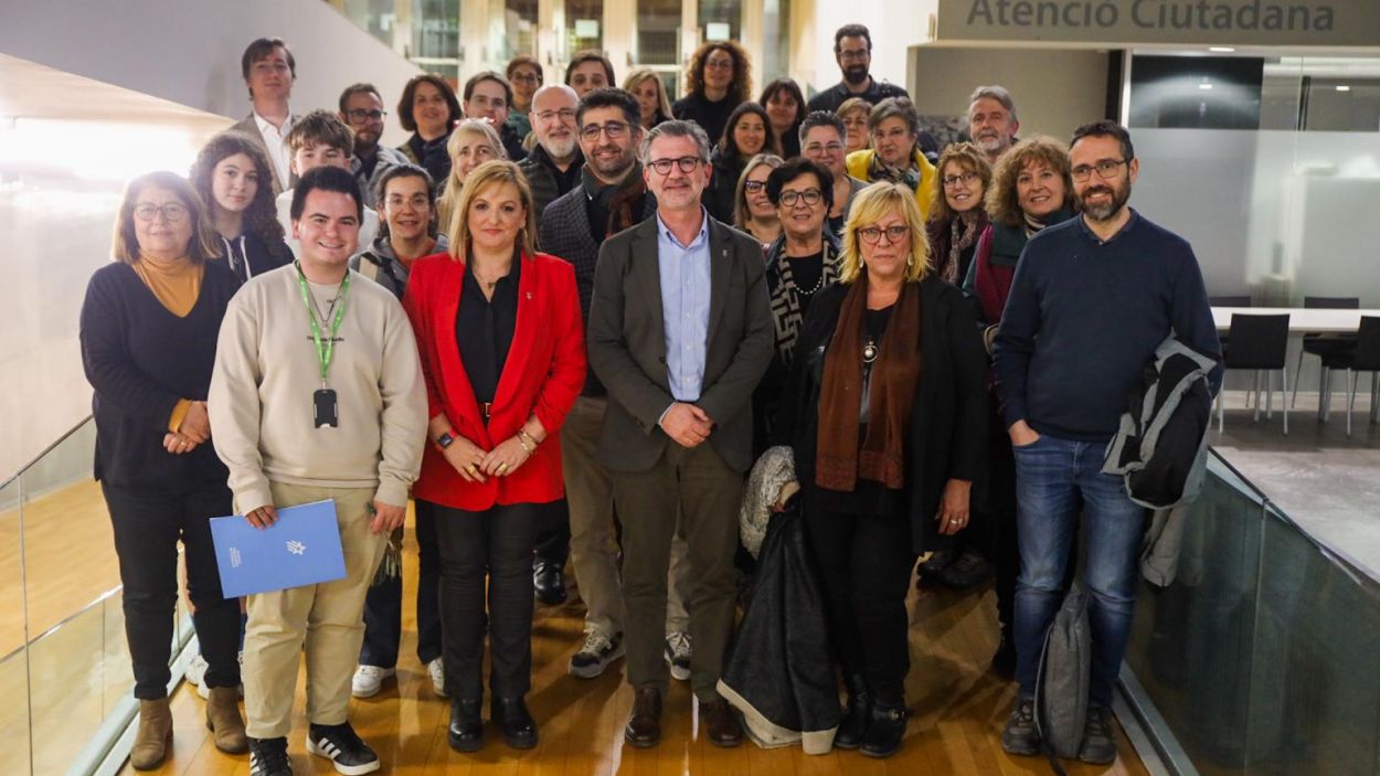 Un de cada dos santcugatencs canvia de llengua quan se li adrecen en castellà