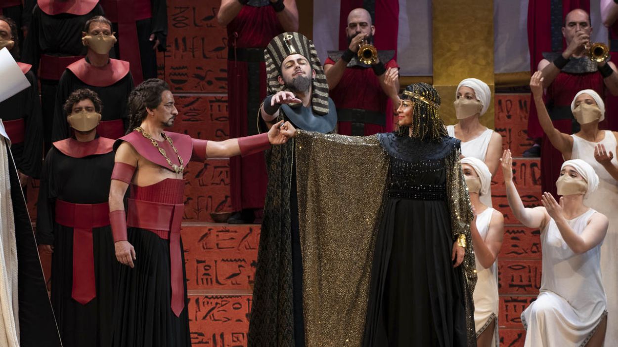 Segona part de les veus femenines a l'òpera, a 'El Cantant d'òpera'