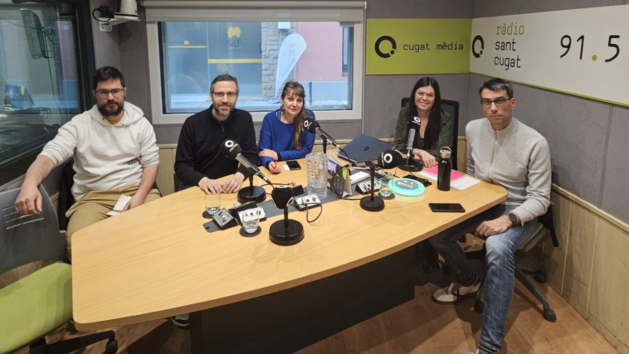 L'ús dels telèfons mòbils als centres educatius, a la 'Tertúlia ciutadana de Sant Cugat'