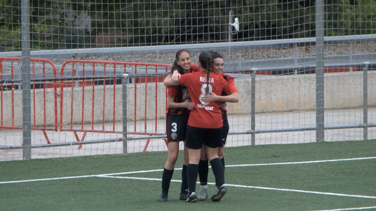 El SantCu goleja el Terrassa i s'aferra a la part alta de la classificació