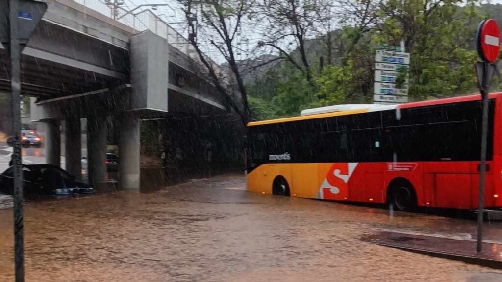 Alt: La pluja d'aquest dilluns deixa més de 100 litres per metre quadrat a Sant Cugat, una dada mai registrada