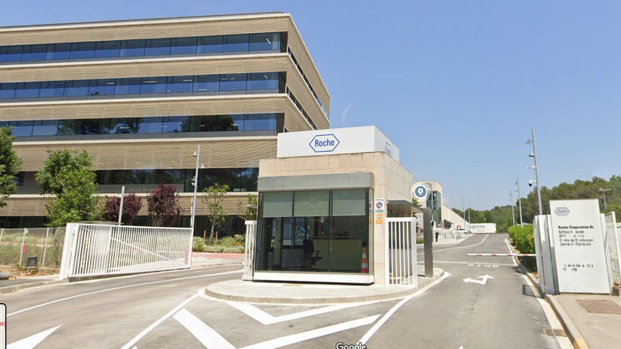 Roche, a punt de llençar la primera vacuna europea contra l'esclerosi múltiple en dues dosis