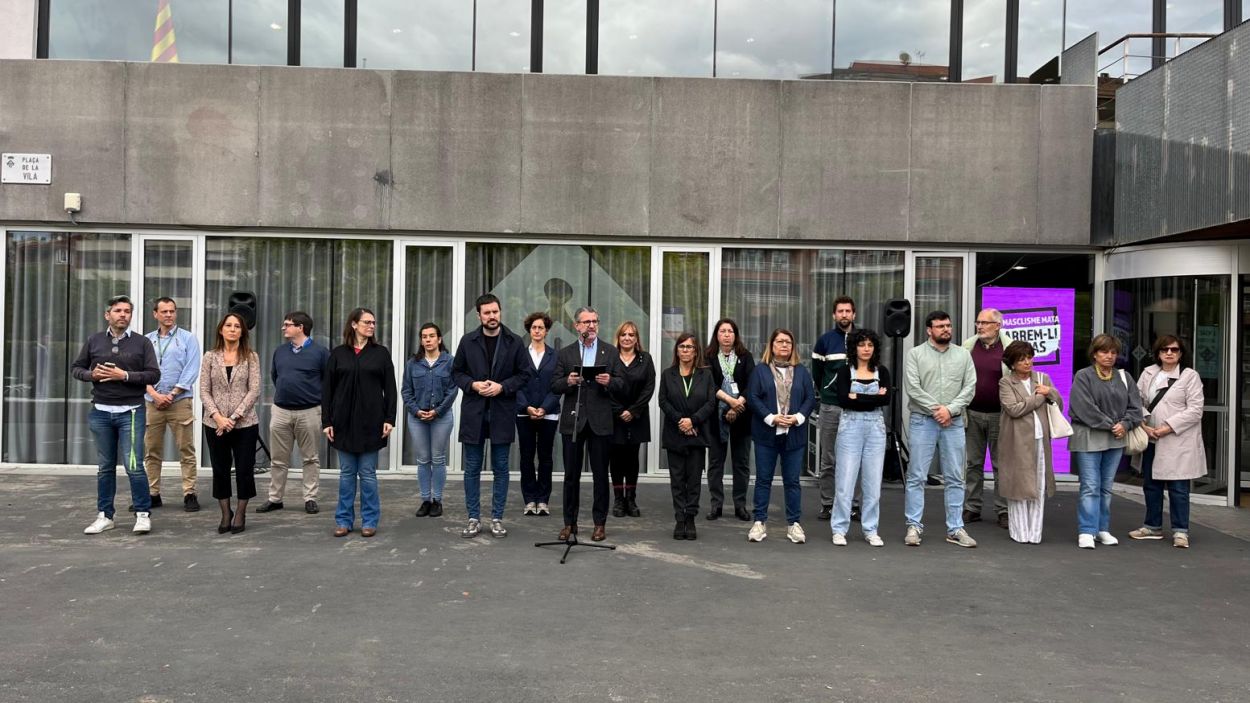 Minut de silenci en record a la veïna de  Vic presumptament assassinada a mans de la seva parella